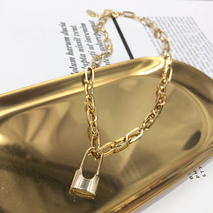 Lock link necklace