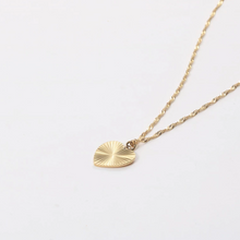 Load image into Gallery viewer, Retro Heart Neckalce
